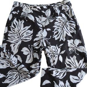 Vintage 80s Evan-Picone Hawaiian Carpi L Black White Floral Slit Pockets Stretch